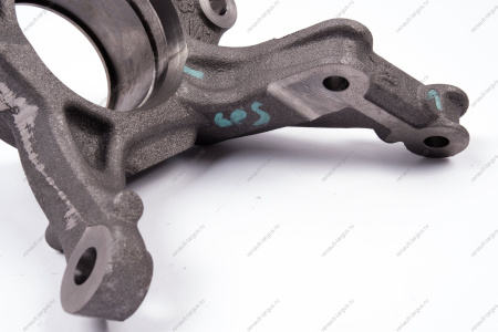 Кулак поворотный правый RENAULT Duster Renault