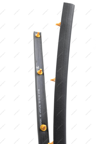 Уплотнитель LADA Vesta/ Xray порога нижний передней левой двери противопыльный Lada