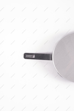 Заглушка окна переднего бампера LADA Largus/Лада Ларгус под буксир. крюк.691 крашеная Lada