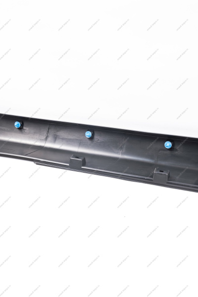 Облицовка порога правая ( с клипсами) (8450091454) LARGUS Cross Lada