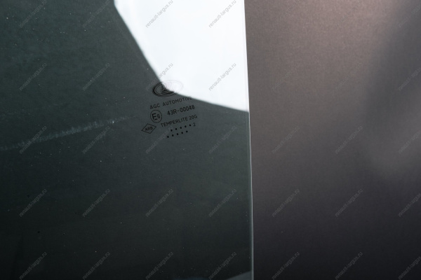 Стекло LADA XRAY опускное передней двери левое с защитной пластиной в сборе Lada