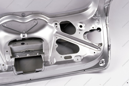 Дверь задка в цвет 691 Платина (Серебристый) LADA Vesta SW Cross FL (универсал) Lada