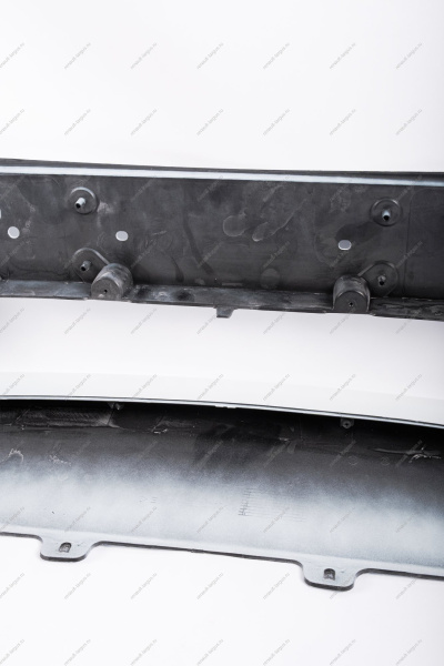 Бампер передний LADA Vesta Sedan/SW в цвет (без заглуш под букс крюк) 221Ледниковый (белый) Кампласт