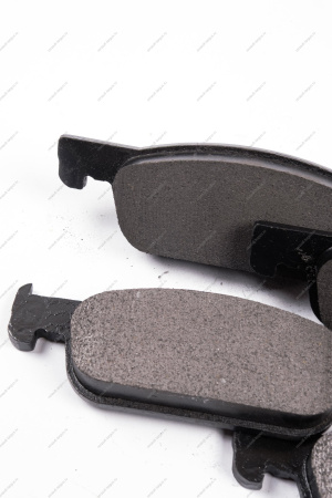 Колодки LADA XRAY переднего тормоза к-т BRECKNER