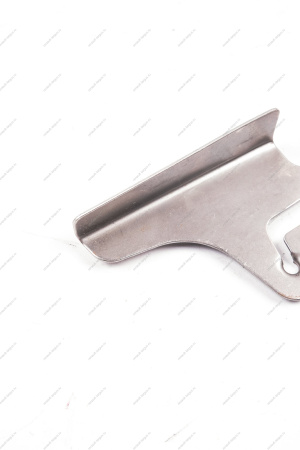 Кронштейн пружины крышки багажника неподвижный правый LADA Vesta АвтоВАЗ