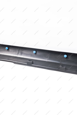 Облицовка порога правая (с клипсами) (8450091454) LARGUS Cross Lada