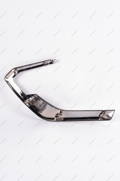 Молдинг переднего бампера нижний правый (хром) LADA Vesta FL Lada