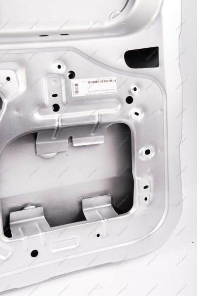 Дверь задка левая (глухая) LADA Largus/Лада Ларгус крашеная 691 Платина (Серебристый) с отв. под стекло очиститель GAMMA