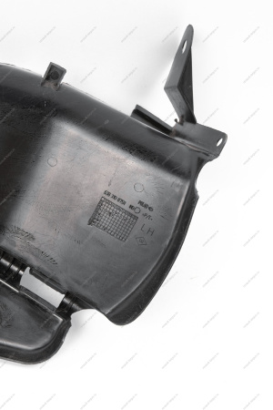 Щиток передней левой арки колеса боковой LADA Largus Renault