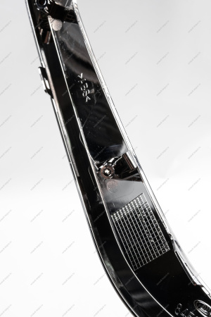 Молдинг LADA Vesta SW Cross FL переднего бампера нижний правый (хром Lada