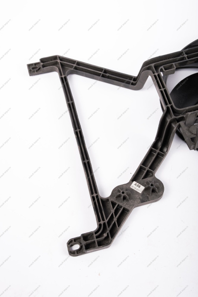 Вентилятор охлаждения с кожухом без кондиц. LADA Largus/Лада Ларгус Lada Вентилятор охлаждения с кожухом без кондиц. LADA Largus/Лада Ларгус Lada