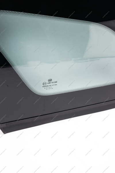 Стекло Lada Vesta SW/SW Cross окна боковины левое с уплотнителем (тонирован) TINTED Lada