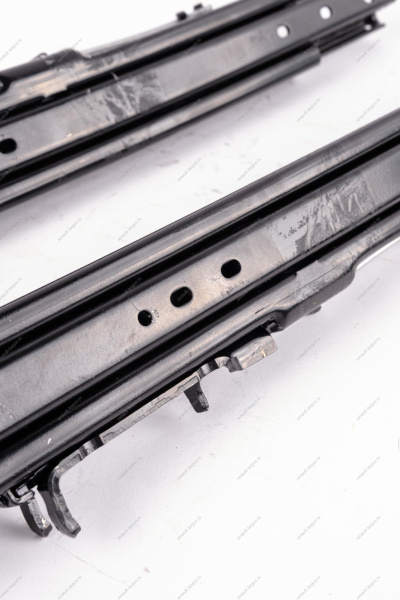 Комплект направляющих сидения правого(пассажира) LADA Largus Renault