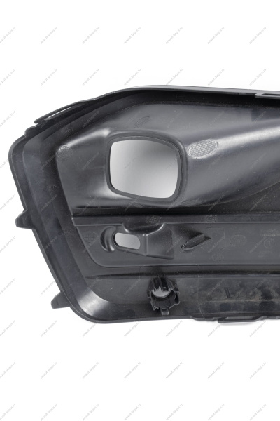 Облицовка ПТФ левая под парктроник LADA Vesta FL Lada