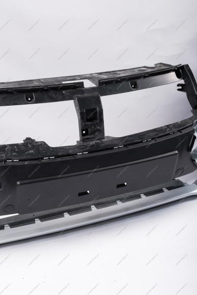 Бампер LADA Largus (FL) NEW передний с буксирной проушиной крашеный в цвет 221 Ледниковый (Белый) Lada