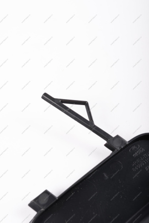 Крышка окна под переднюю буксирную проушину Lada Vesta SW Cross Lada