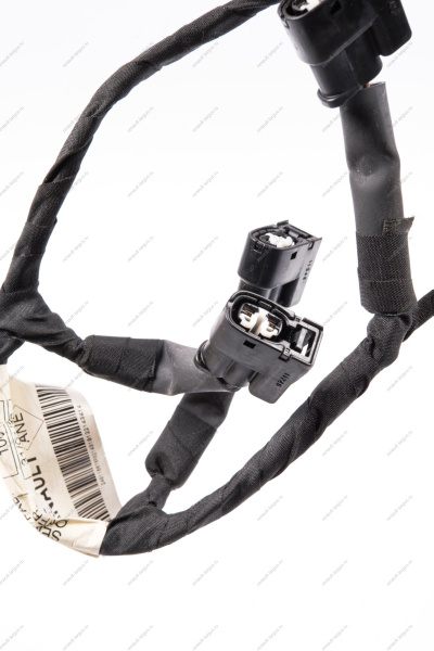 Рампа топливная LADA XRAY в сборе с форсунками 166007733R 4шт дв H4M к-т Renault