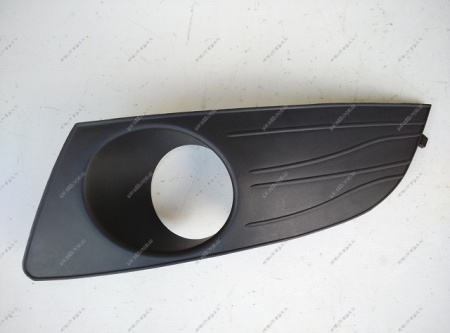 Рамка RENAULT Logan противотуманной фары левая API