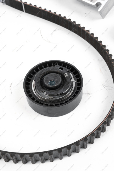 Ремень ГРМ+ ролик 22*D73 (самонатяжной) +водяной насос дв K7M Lada Largus (Gates KP15662XS)