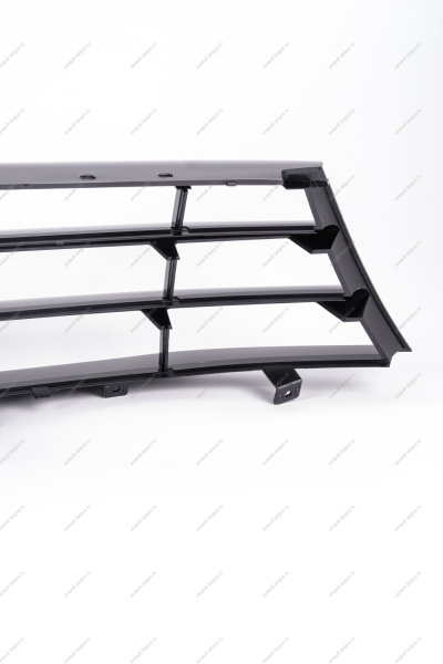 Решетка радиатора LADA Vesta SW Cross (накладка) глянцевая Lada