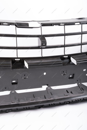 Бампер передний неокрашенный без отверстий под датчики системы парковки ( под покраску) LADA Vesta NG Lada