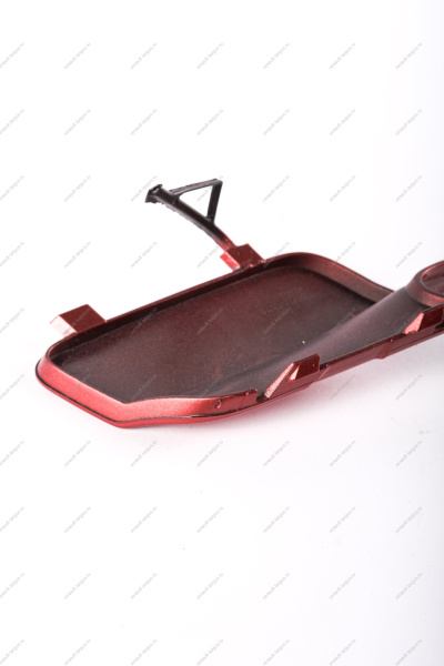 Крышка окна под переднюю буксирную проушину Lada Vesta SW Cross крашенная 195 Сердолик (красный) Lada