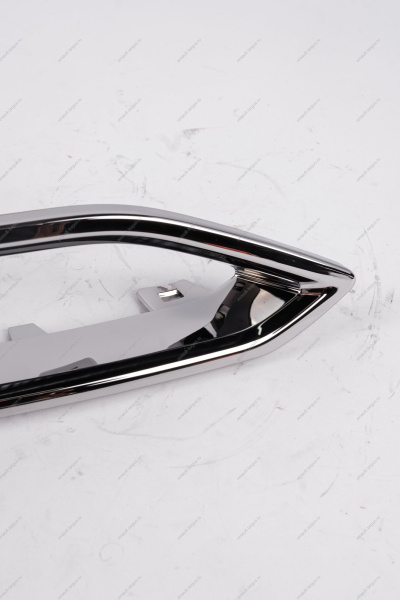 Вставка заднего бампера нижняя правая LADA Vesta NG Lada