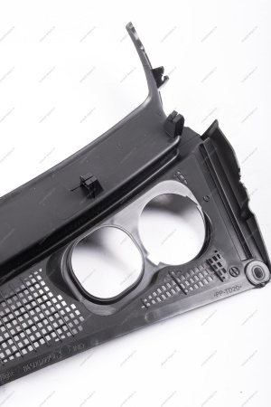 Решетка накладки рамы ветрового окна правая (жабо) LADA XRAY АвтоВАЗ