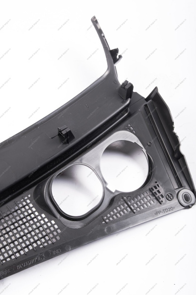 Решетка накладки рамы ветрового окна правая (жабо) LADA XRAY АвтоВАЗ