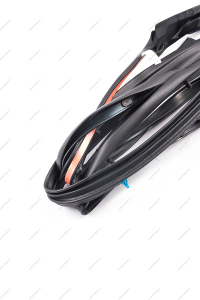 Уплотнитель проема задней правой двери верхний Lada Vesta SW/ SW Cross Lada