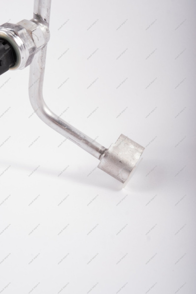 Трубопровод конденсатора (с датчиком 921366801R) (задний) LADA XRAY/Largus FL Lada