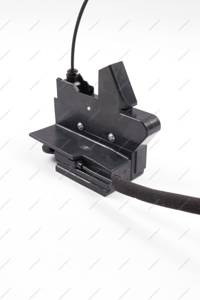 Замок задней двери левый LADA Vesta FL Lada